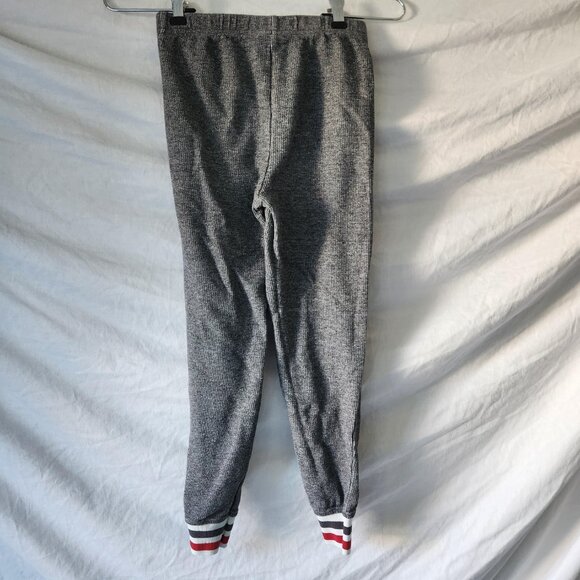 Canadiana Youth Pajama Set - Size Medium (7-8) - Gray Waffle Knit Long Sleeve - Picture 10 of 10